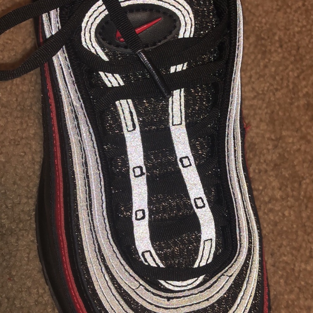 Nike air max red black  size 7new hardly worn